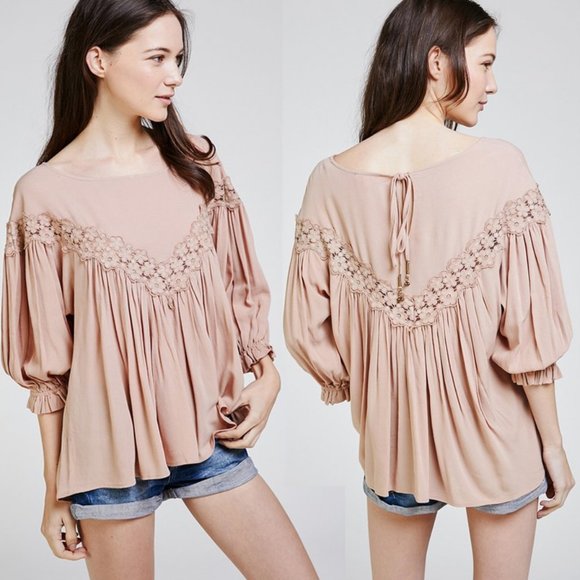 NEW Latte Mauve Shirred Floral Crochet Lace Inset Flowy Ruffle Boho Blouse Top M - Picture 9 of 9